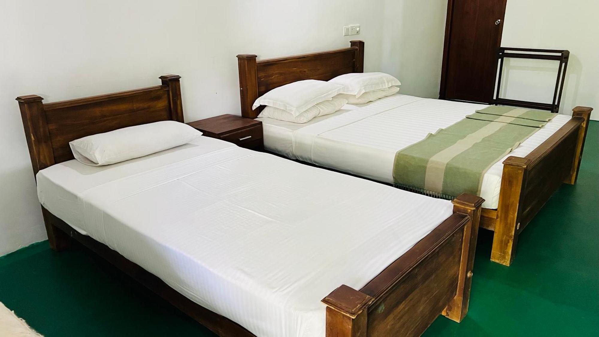 Kingfisher Resort & Retreat Szigirija Kültér fotó