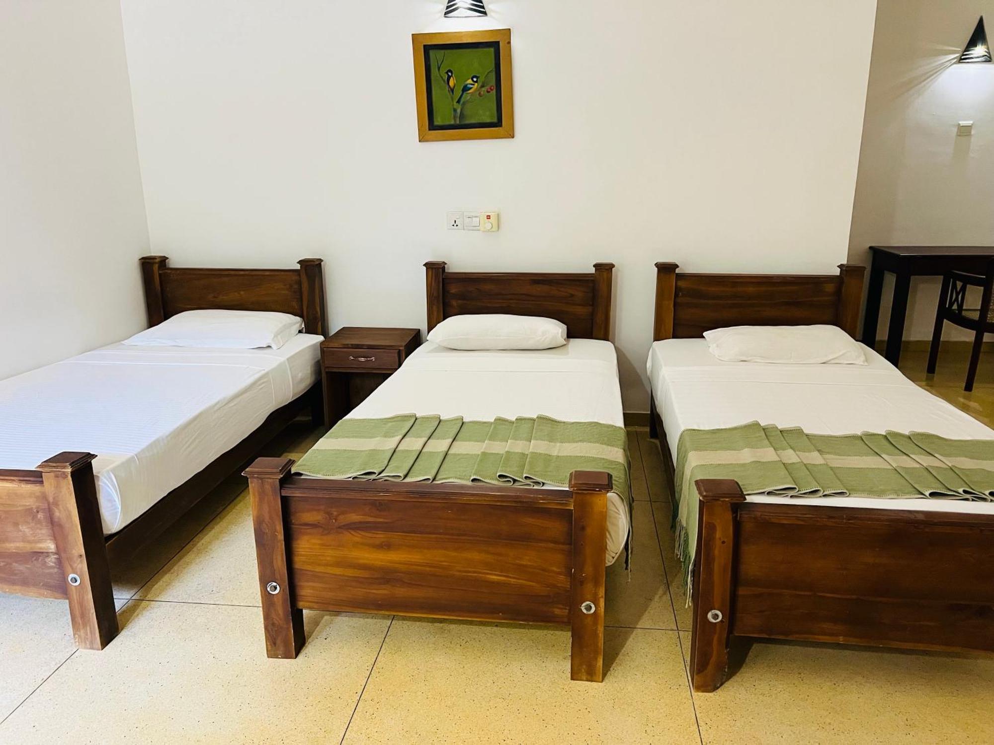 Kingfisher Resort & Retreat Szigirija Kültér fotó